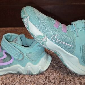 Nike Kids' Teal and Purple Giannis Basketball Sneakers